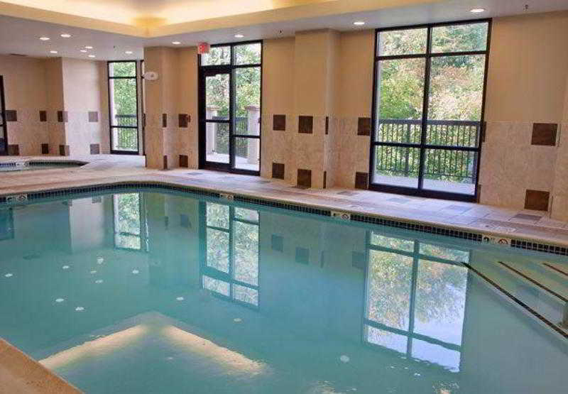Courtyard Boston 3*